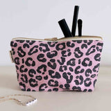 Jetzt im Löffelhase erhältlich: ROSE IN APRIL Kinderkulturbeutel, Babykulturbeutel, Geburtsgeschenk, Geburtsset, Geburt, Babypflege, Schminktasche, Schminkbeutel  «leo bubble pink», 13x17cm