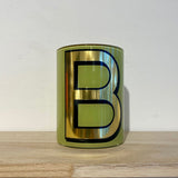 Ob der Anfangsbuchstabe vom Namen deiner Freundin, eine Buchstaben-Kombinationen zur Hochzeit oder ein witziges Wortspiel – diese Gläser sind ein Dekorationswunder.