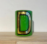 Ob der Anfangsbuchstabe vom Namen deiner Freundin, eine Buchstaben-Kombinationen zur Hochzeit oder ein witziges Wortspiel – diese Gläser sind ein Dekorationswunder.