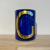 Ob der Anfangsbuchstabe vom Namen deiner Freundin, eine Buchstaben-Kombinationen zur Hochzeit oder ein witziges Wortspiel – diese Gläser sind ein Dekorationswunder.