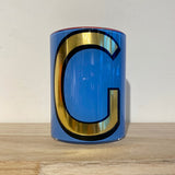 In Europa handgefertigt, ist jedes Glas ein Unikat und mit seinen handgezeichneten Feinheiten ein kleines Kunstwerk.