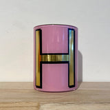 Ob der Anfangsbuchstabe vom Namen deiner Freundin, eine Buchstaben-Kombinationen zur Hochzeit oder ein witziges Wortspiel – diese Gläser sind ein Dekorationswunder.