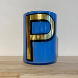 Ob der Anfangsbuchstabe vom Namen deiner Freundin, eine Buchstaben-Kombinationen zur Hochzeit oder ein witziges Wortspiel – diese Gläser sind ein Dekorationswunder.