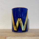 Ob der Anfangsbuchstabe vom Namen deiner Freundin, eine Buchstaben-Kombinationen zur Hochzeit oder ein witziges Wortspiel – diese Gläser sind ein Dekorationswunder.