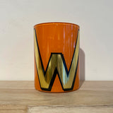 In Europa handgefertigt, ist jedes Glas ein Unikat und mit seinen handgezeichneten Feinheiten ein kleines Kunstwerk.