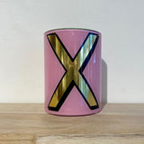 Ob der Anfangsbuchstabe vom Namen deiner Freundin, eine Buchstaben-Kombinationen zur Hochzeit oder ein witziges Wortspiel – diese Gläser sind ein Dekorationswunder.