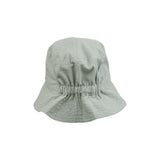 Für die perfekte Passform hat der Hut ein elastisches Band am Hinterkopf.