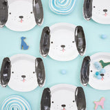 Jede Packung enthält acht bezaubernde Pappteller mit illustriertem Hundegesicht.