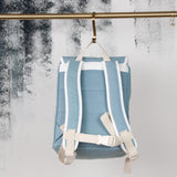 Die Schultertrageriemen lassen sich in der Länge justieren. Zusätzlichen Halt gewährleistet der Brustgurt mit Klippverschluss.