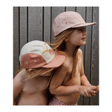 Das stylische Cap ist aus 100% Bio-Baumwolle hergestellt.