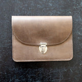 Jetzt im Löffelhase erhältlich: PAPOUTSI Lederportemonnaie «Borsa XL» | glanz