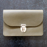 Jetzt im Löffelhase erhältlich: PAPOUTSI Lederportemonnaie «Borsa XL» | Talea