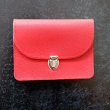 Jetzt im Löffelhase erhältlich: PAPOUTSI Lederportemonnaie «Borsa L» | Struktur