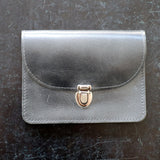 Jetzt im Löffelhase erhältlich: PAPOUTSI Lederportemonnaie «Borsa L» | Metallic