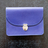 Jetzt im Löffelhase erhältlich: PAPOUTSI Lederportemonnaie «Borsa L» | Struktur