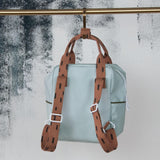 Das aus recycletem PET-Flaschen hergestellte Obermaterial lässt sich schnell und einfach abwaschen.