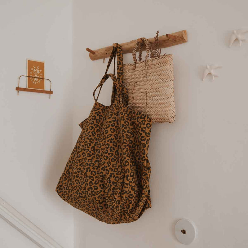 Jetzt im Löffelhase erhältlich: ROSE IN APRIL Einkaufstasche, Handtasche Damen, Tasche, Strandtasche, Shopper, Strandtasche, Damentasche  «leo caramel», 34x50x62cm