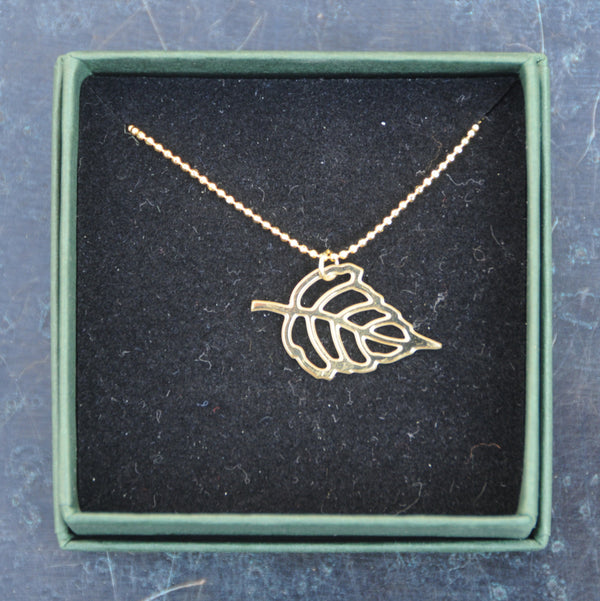 Jetzt im Löffelhase erhältlich: ALL THINGS WE LIKE Halskette «Leaf» | Gold