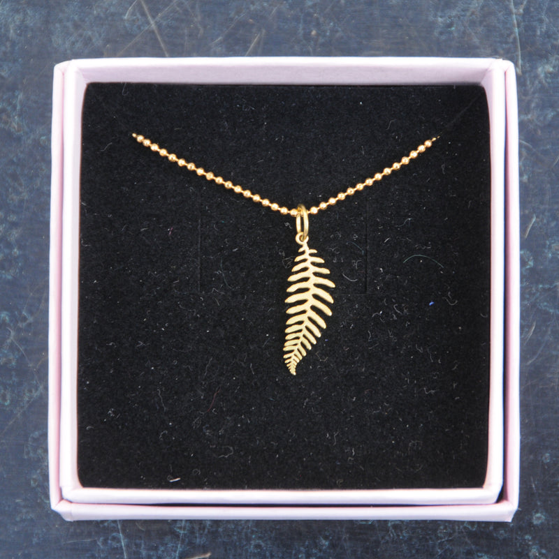 Jetzt im Löffelhase erhältlich: ALL THINGS WE LIKE Halskette «Farn» | Gold