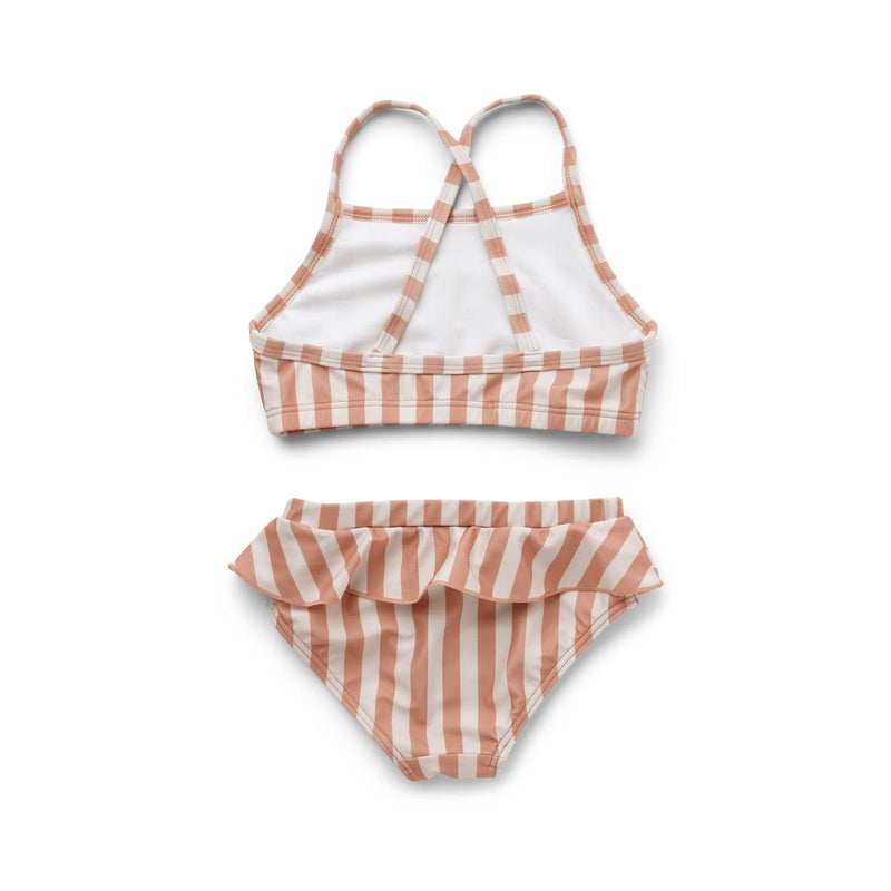 Dieser wunderhübsch gestreifte Bikini mit süssen Rüschen von LIEWOOD ist aus recyceltem Polyester hergestellt.