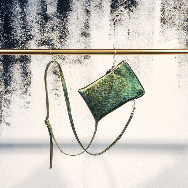 Jetzt beim Löffelhasen: PAPOUTSI Lederhandtasche «Tanja» | Metallic Grün
