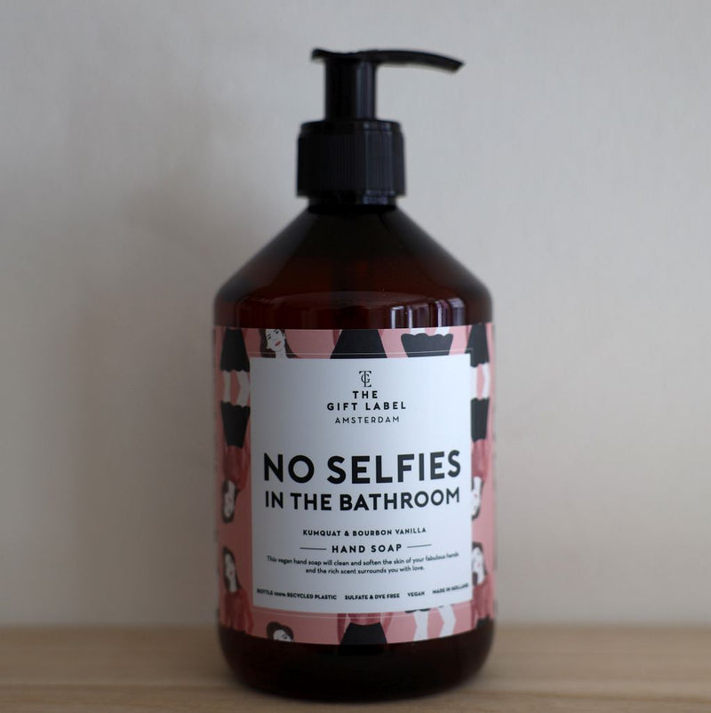 Jetzt im Löffelhase eingetroffen: THE GIFT LABEL Handseife  «no selfies in the bathroom»