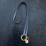 Jetzt im Löffelhase erhältlich: YOOMEE Schlüsselband aus marokkanischen Bändern | Blau Senf mit Gold
